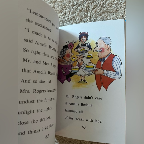 Adventures of Amelia Bedelia Collection of Early Readers - Picture 2 of 5